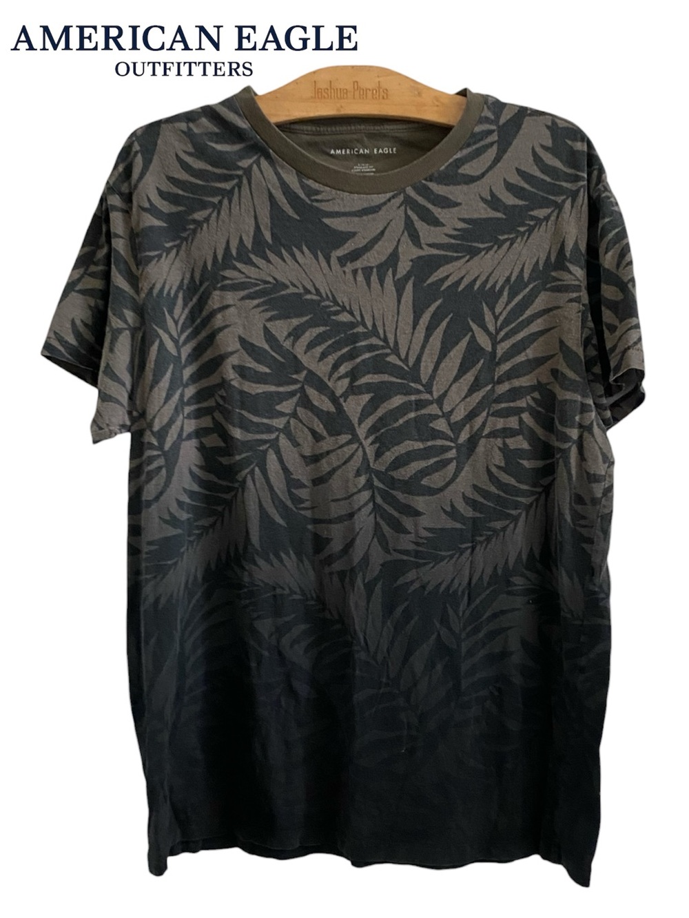 American Eagle Outfitters Black & Olive Leaf-Pattern Crewneck Tee